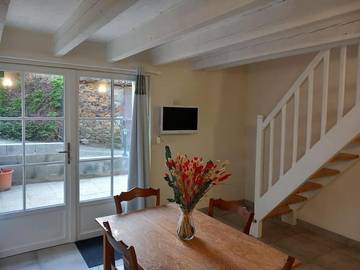 Gîte pour 4 personnes, avec terrasse à Montournais