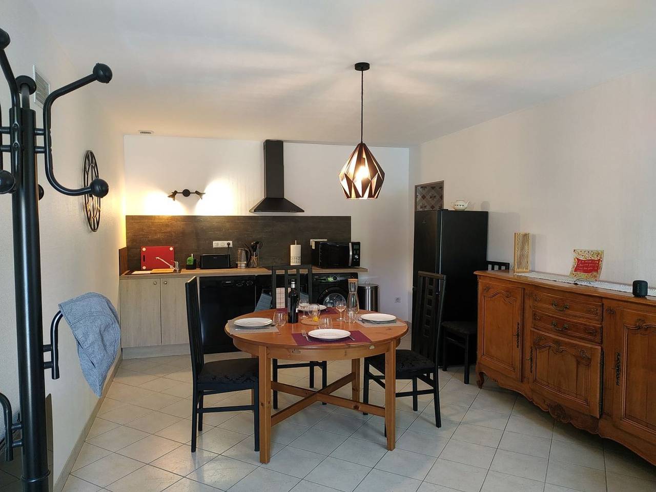 3 logements - piscine chauffée, jacuzzi privatifs, sans vis-à-vis in Berson, Région de Blaye