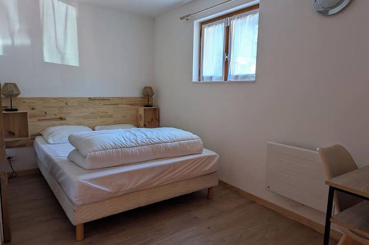 Entire apartment, Cosy little chalet between lake and mountains in Brison, Bonneville region