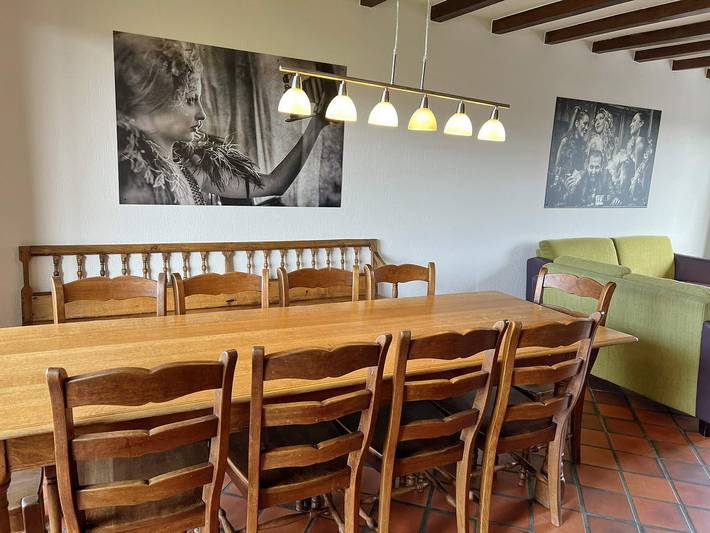 Location de vacances pour 10 personnes, avec sauna ainsi que jardin et terrasse à Somme-Leuze - 3