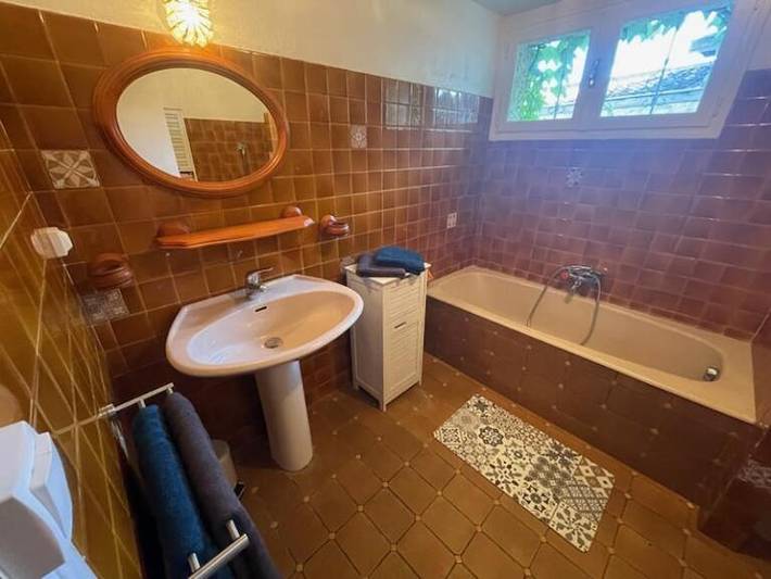 Location de vacances pour 5 personnes, avec vue et jardin à Saint-Magne-de-Castillon - 3