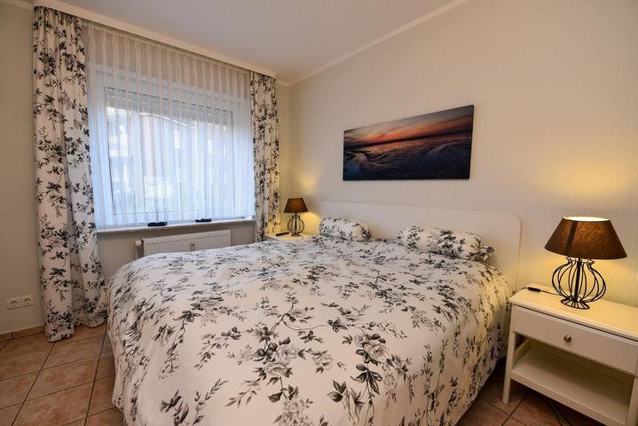 Ferienwohnung für 6 Personen, mit Terrasse und Garten in Döse - 4