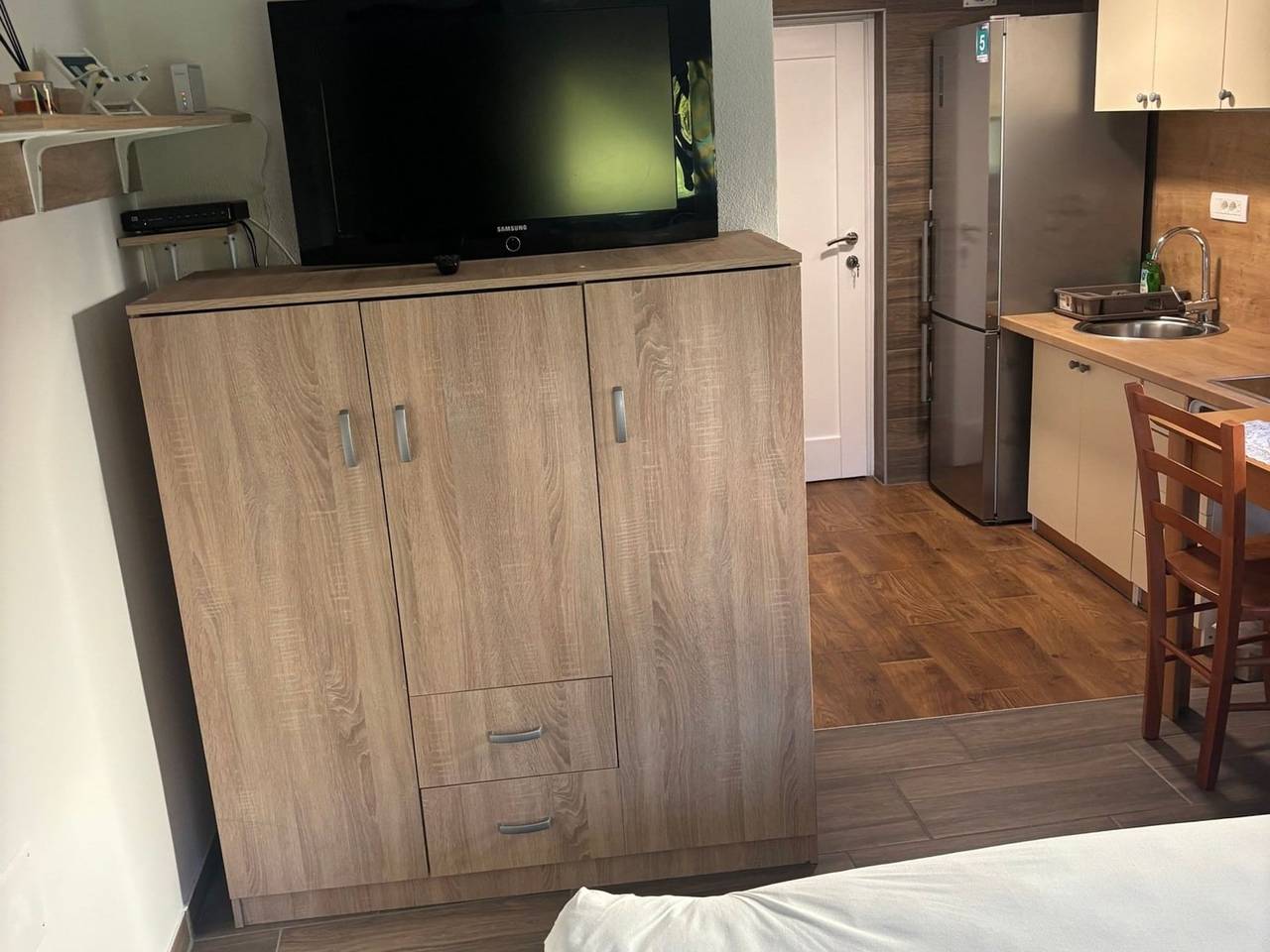 Ganze Wohnung, Meadow Tranquil Apartments with Evergreen Garden - Studio Apartment in Karawanken und Bachergebirge, Triglav Nationalpark