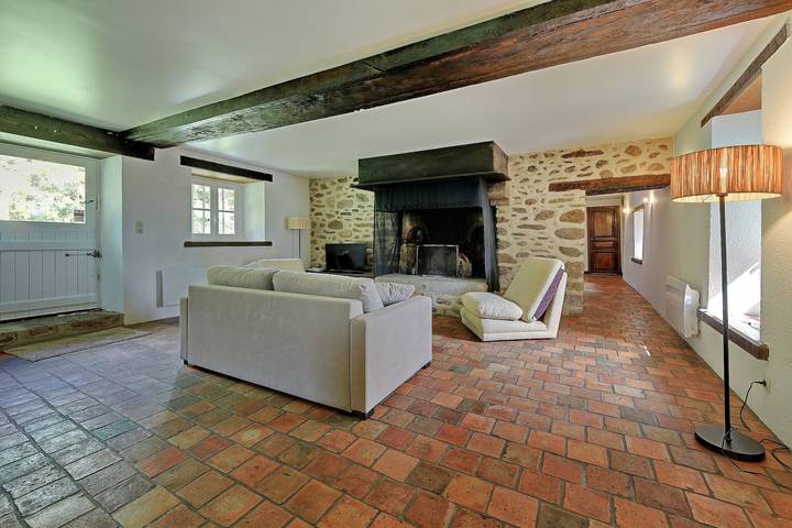 Location de vacances pour 6 personnes, avec Jardin dans Commer