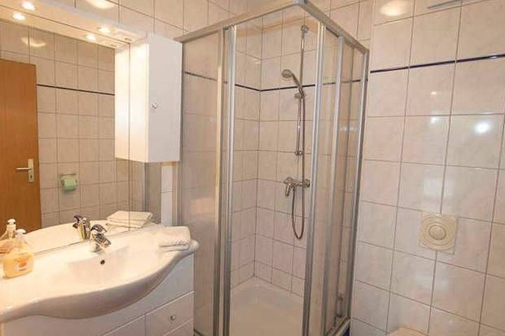 Cottage für 3 Personen, mit Garten in Groß Zicker - 4