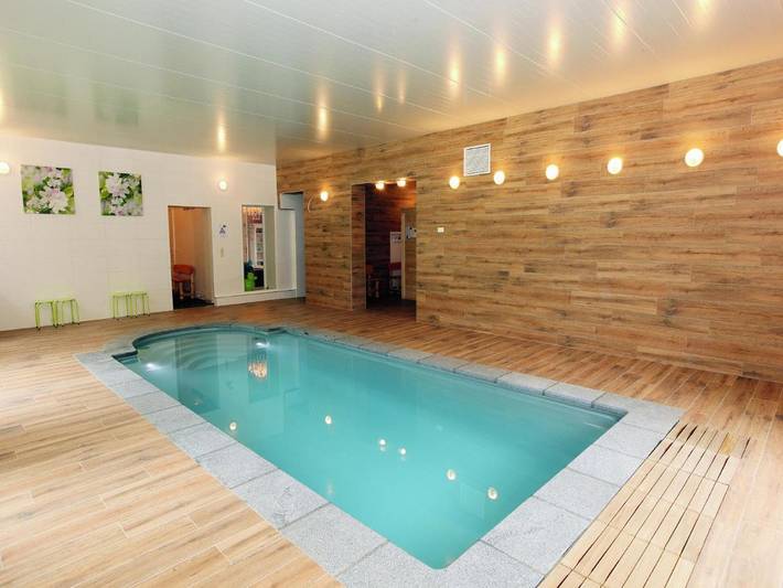 Location de vacances pour 30 personnes, avec piscine ainsi que sauna et jardin à Mettet - 2