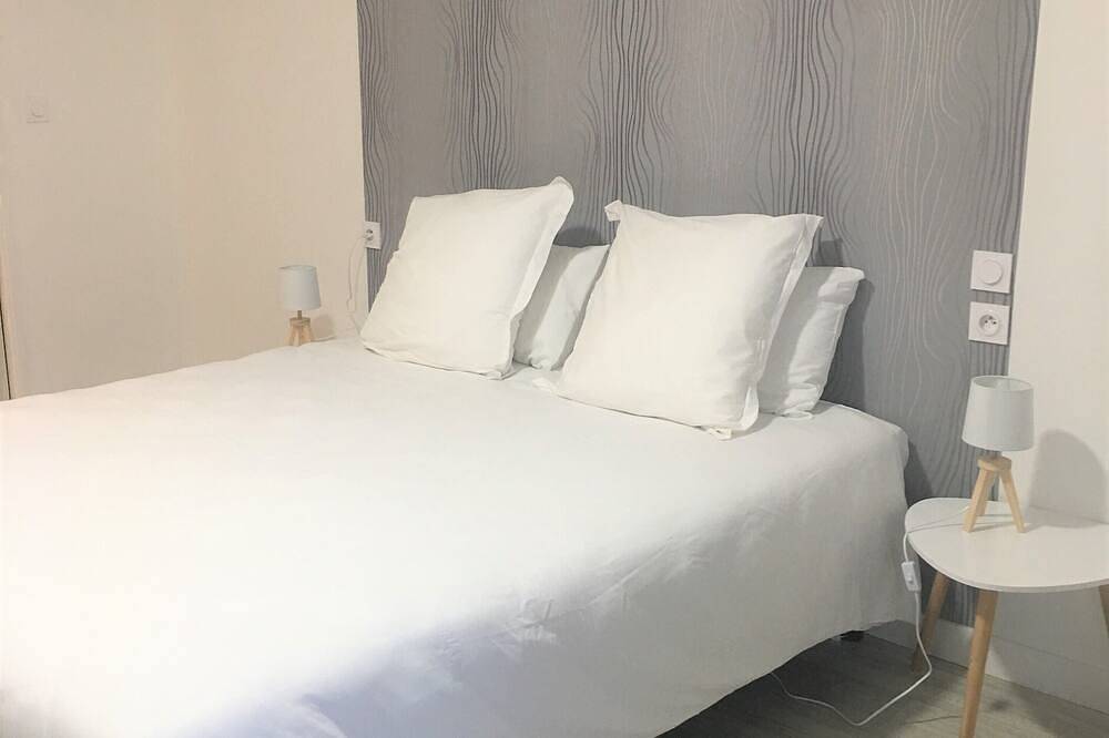 Apartamento entero, Lodge-Baño privado con ducha-Vista al Jardín in Bouchemaine, Valle del Loira