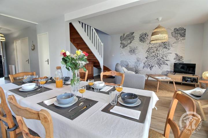 Gîte pour 6 personnes, avec terrasse et jardin