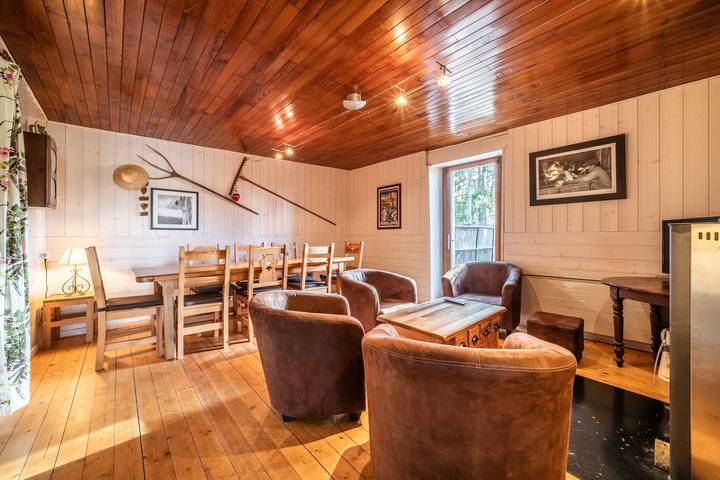 Chalet 'Authentique En Vallée Verte' avec vue sur la montagne, terrasse privée et Wi-Fi in Bogève, Région de Thonon-les-Bains