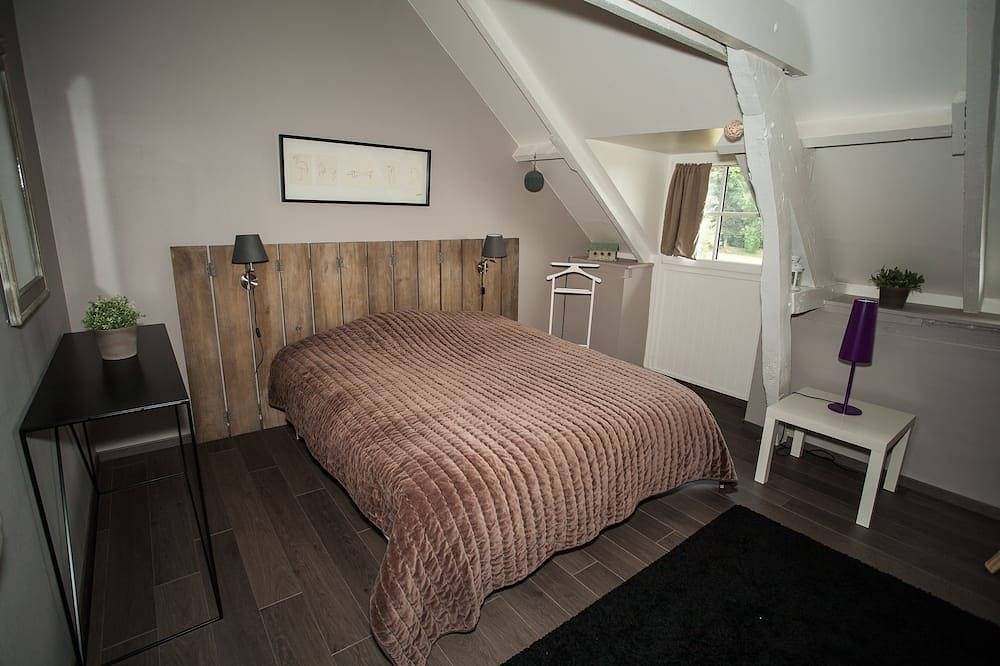 Rennes maison de charme au bord d’un étang in Acigné, Région de Rennes