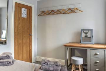 Log Cabin for 4 People in Ingleton, North Yorkshire, Photo 3