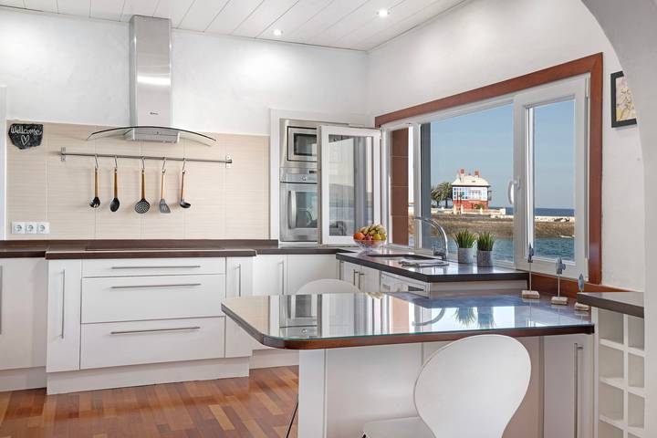 Entire apartment, Holiday Apartment "El Mar Y Tú" with Sea View & Wi-Fi in Arrieta, Haría