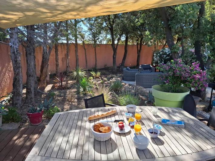 Location de vacances pour 2 personnes, avec jacuzzi et jardin à Aureille - 2