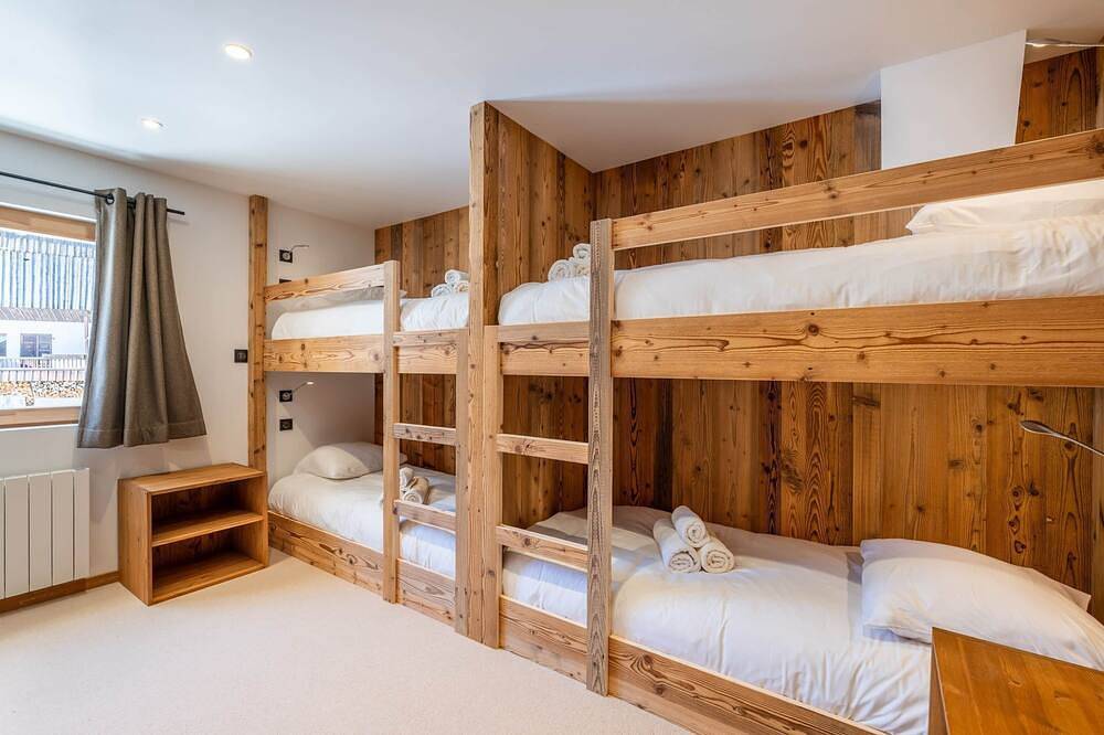 Ganze Wohnung, Large luxury apartment in the mountains in Glières-Val-de-Borne, Region Bonneville