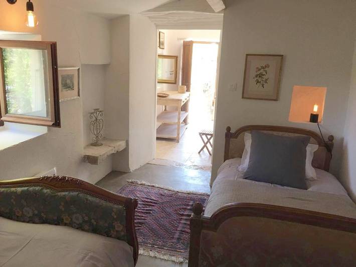 Location de vacances pour 4 personnes, avec vue ainsi que jardin et piscine à Grospierres - 4