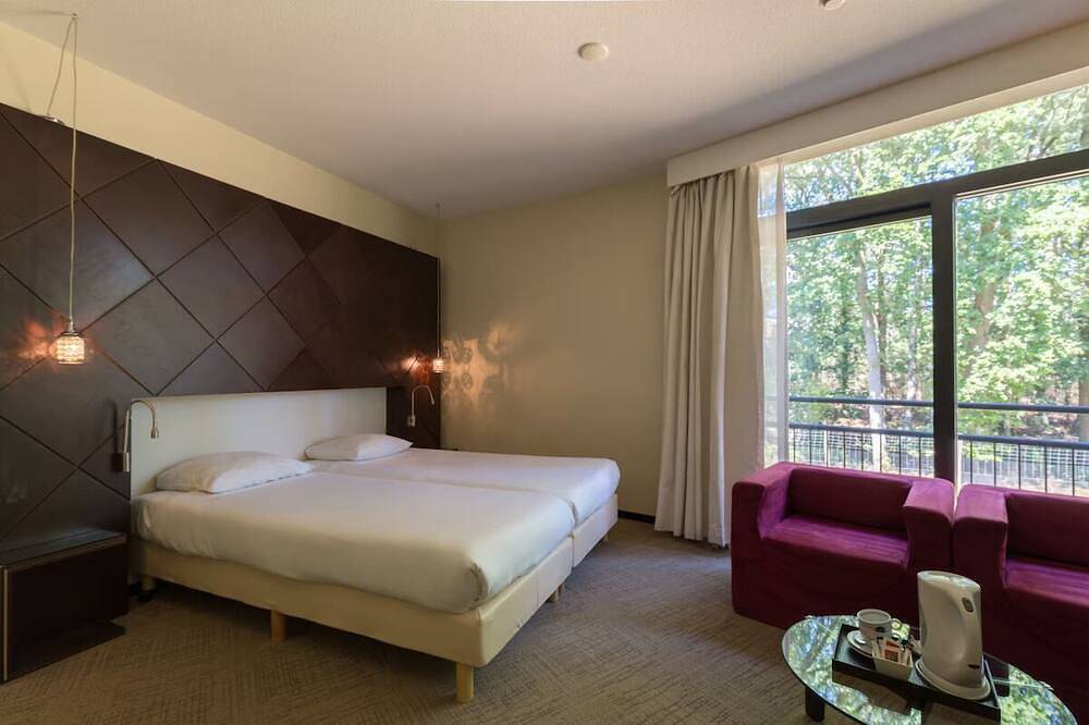 Your Ideal Stay Near Eindhoven! Indoor Pool, Free Parking, Onsite Dining! in Leende, Nordbrabant