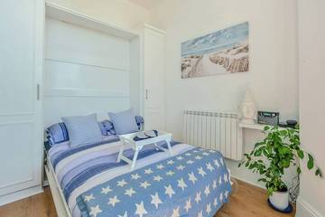 Log Cabin for 4 People in Brighton, Sussex, Photo 1