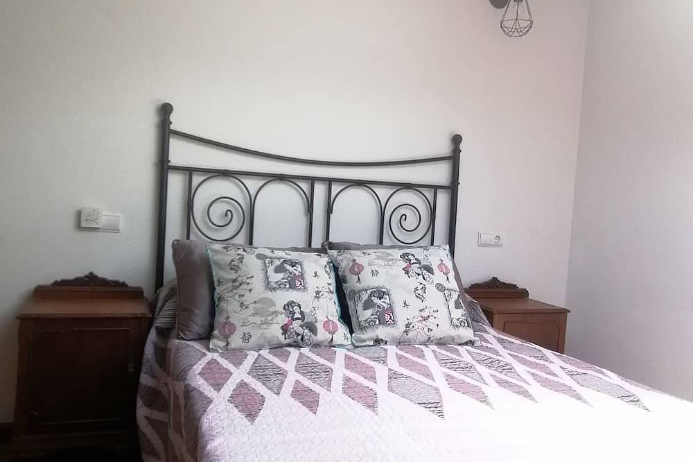 Entire apartment, 3 bedrooms penthouse in the center of Cangas de Onis in El Puente, Cangas de Onís