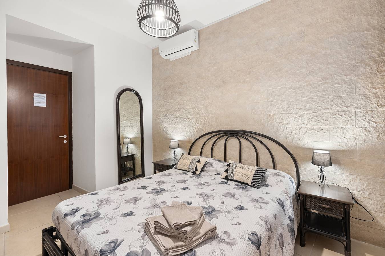 Room '3' with Wi-Fi and Air Conditioning in Oristano, Campidano