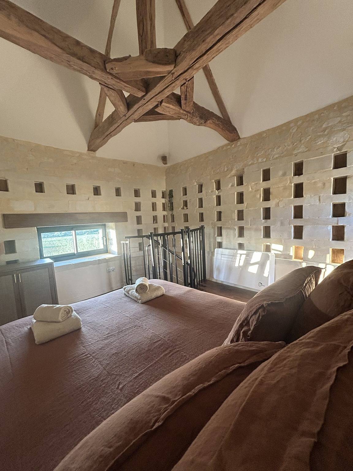 Casa rural "Le Pigeonnier Des Châpeaudieres" con terraza privada, Wi-Fi y aire acondicionado in Châtellerault, Vienne