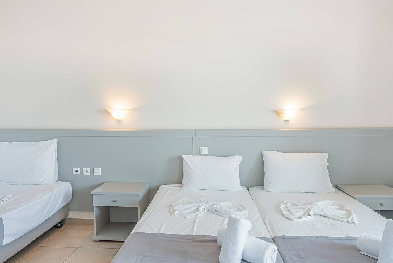 Studio Appartement 'Evripides Triple Room 2' met Gedeeld Zwembad, Gedeelde Tuin en Airconditioning, foto 9