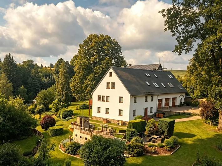 Ferienwohnung für 4 Personen, mit Balkon und Terrasse sowie Garten in Thermalbad Wiesenbad