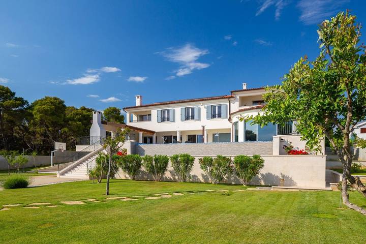 Villa pour 12 personnes, avec sauna ainsi que jardin et jacuzzi, adapté aux familles à Šibenik - 2