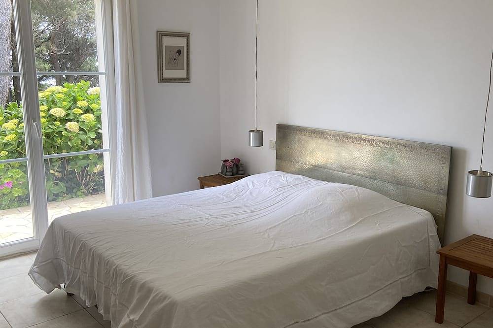 Toda La Villa Con Piscina Y Vista Al Mar Gran Jardin! in Erbalunga, Brando