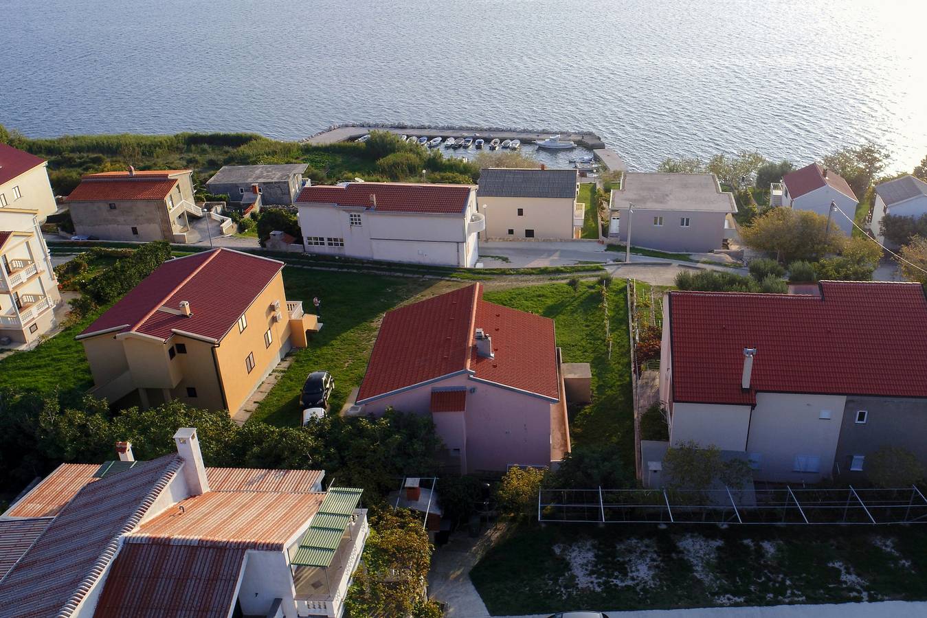 Ganze Wohnung, 2-Zimmer-Ferienwohnung mit Terrasse und Meerblick Rtina - Miletici (Zadar) A-11548-a in Rtina, Zadar