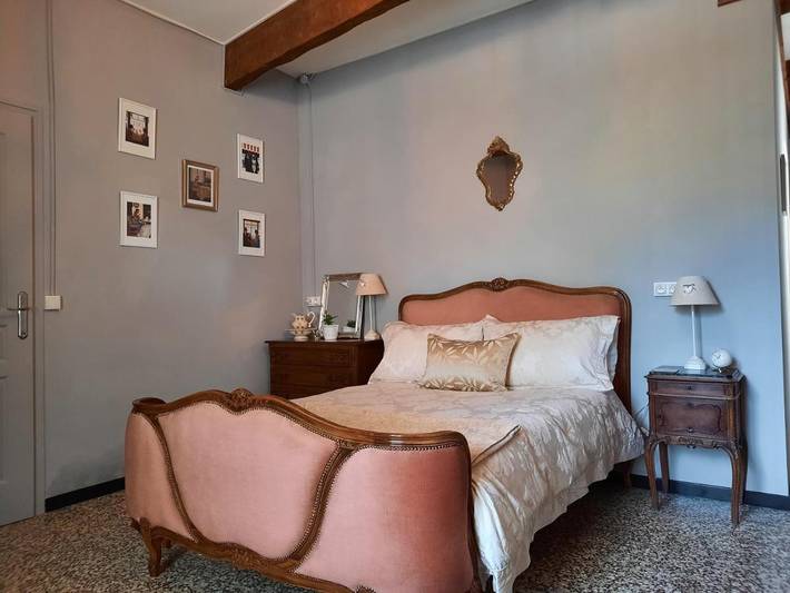 Location de vacances pour 2 personnes, avec terrasse ainsi que vue et jardin à Pierrerue - 4