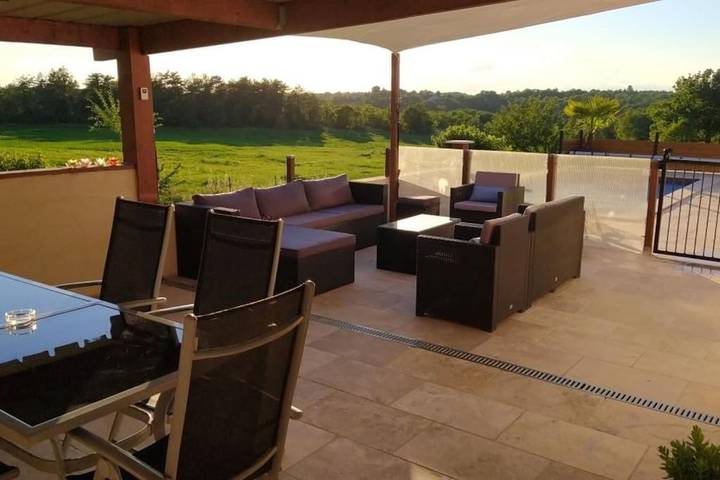 Maison de vacances pour 6 personnes, avec jardin ainsi que vue et piscine