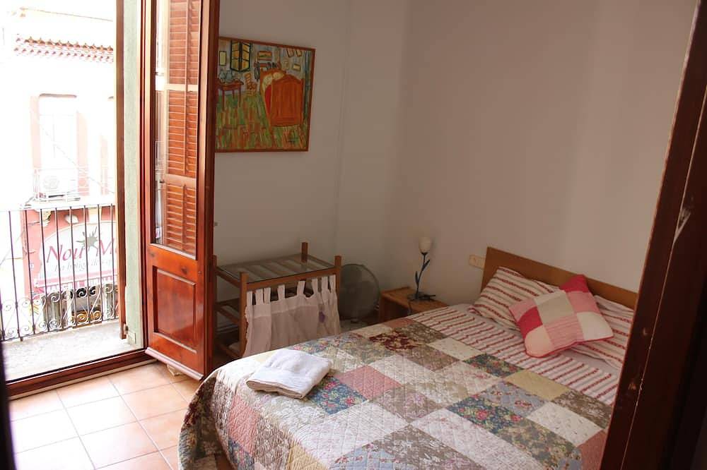 Geheel appartement, Mooi appartement voor groepen in Figueres Center. Dali Museum. Wifi. Again. in Figueres, Upper Empordà