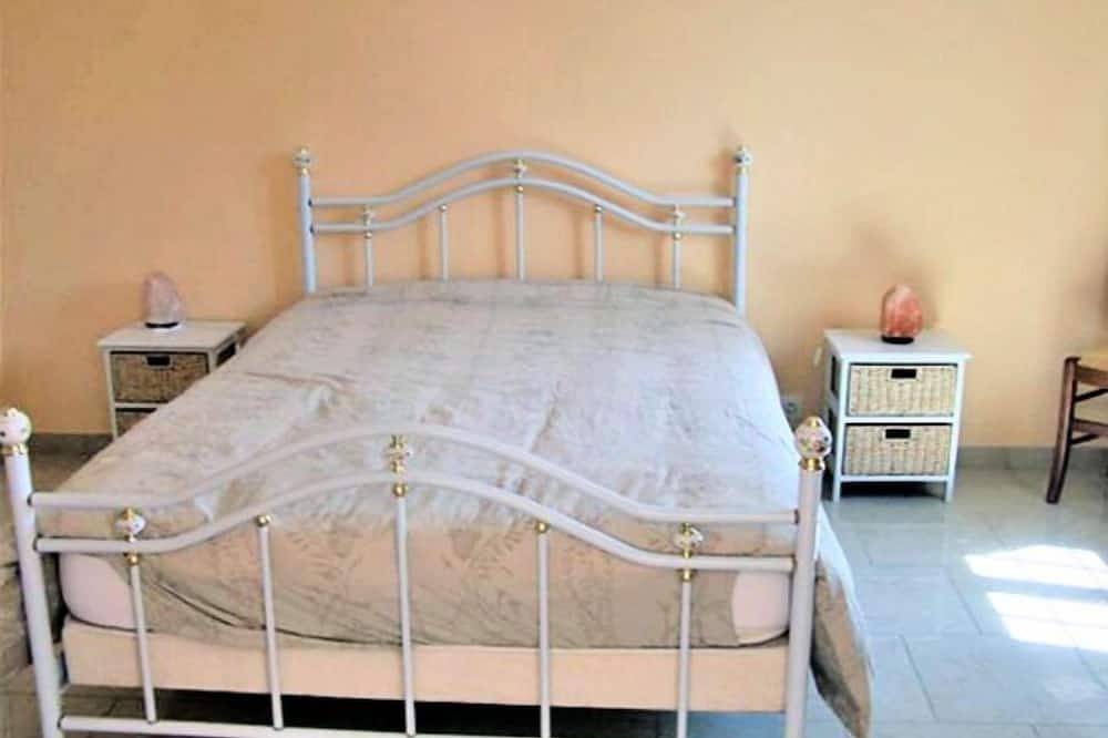 Country gite with enclosed garden located 1 hour 15 from the seaside in Mesnil-en-Ouche, Región de Bernay