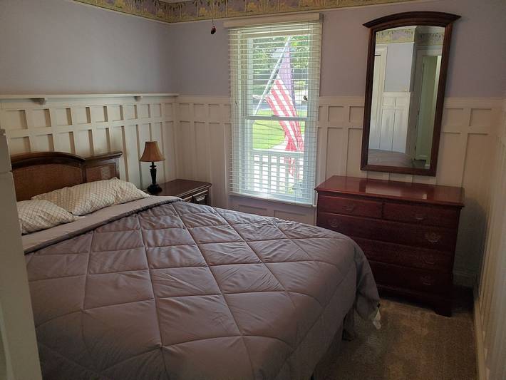 Vacation rental for 5 people, with yard, with pets in Raleigh