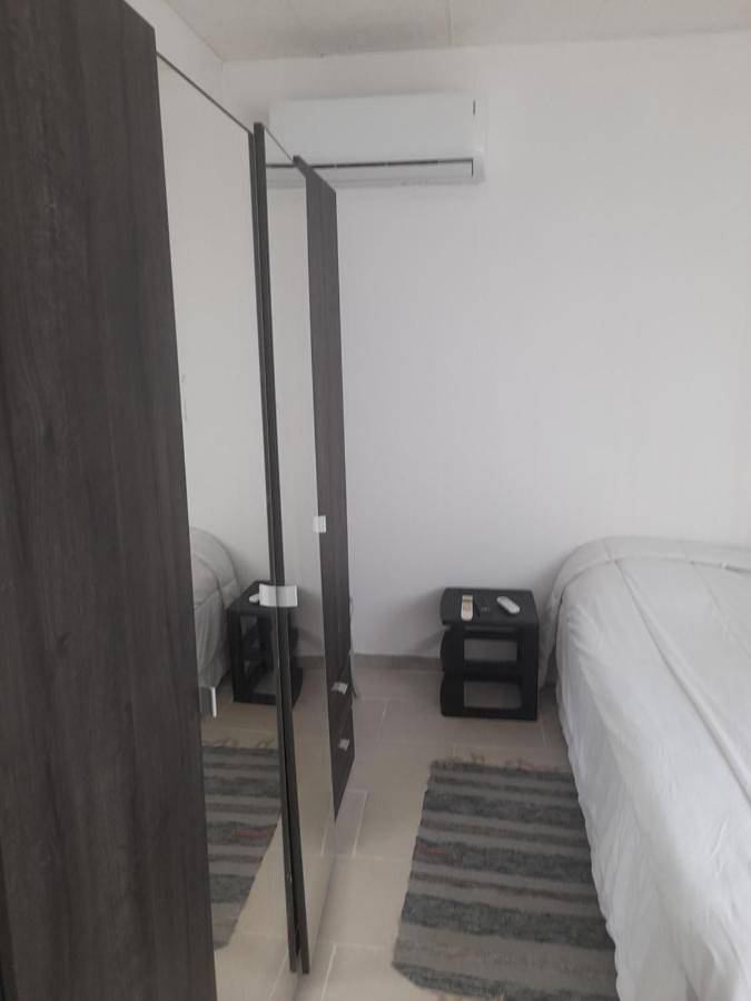 Gîte pour 3 personnes, avec vue sur le lac et jardin ainsi que terrasse et vue à La Machine - 4