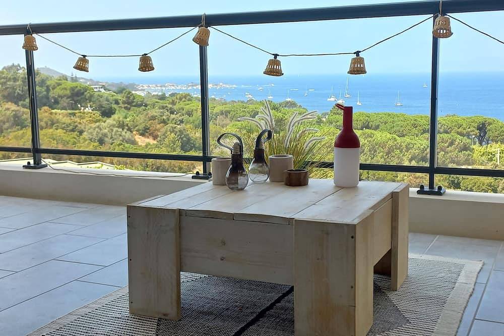 Ganze Wohnung, A charming setting with the sea in full view! in Pietrosella, Ajaccio und Umgebung