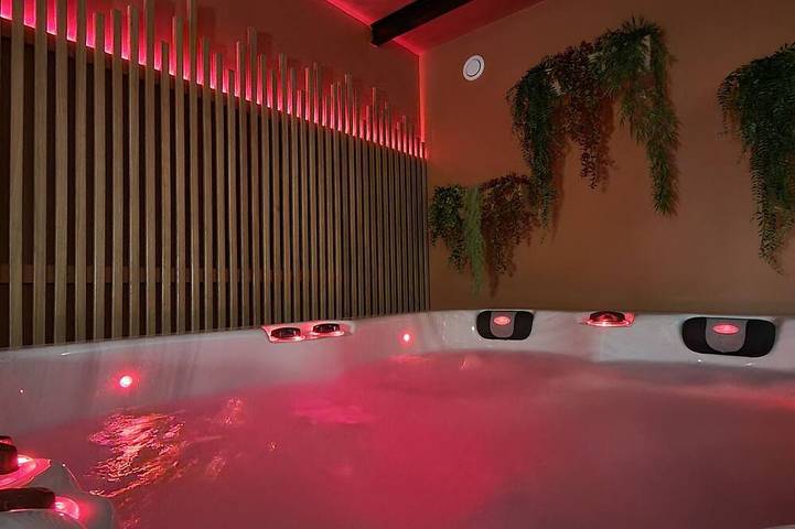 Gîte pour 2 personnes, avec jacuzzi et sauna dans Héming