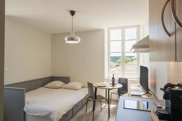 Studio entier, Studio 'Syrah' avec Wi-Fi et climatisation in Ruoms, Ardèche