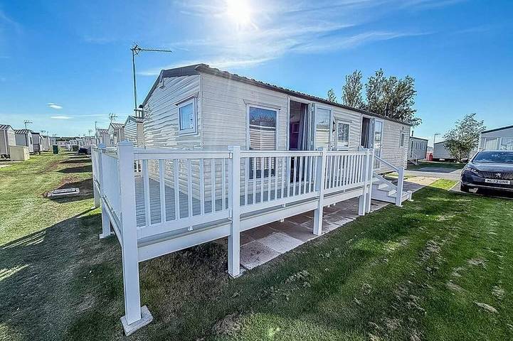 Glamping for 8 people in St Osyth