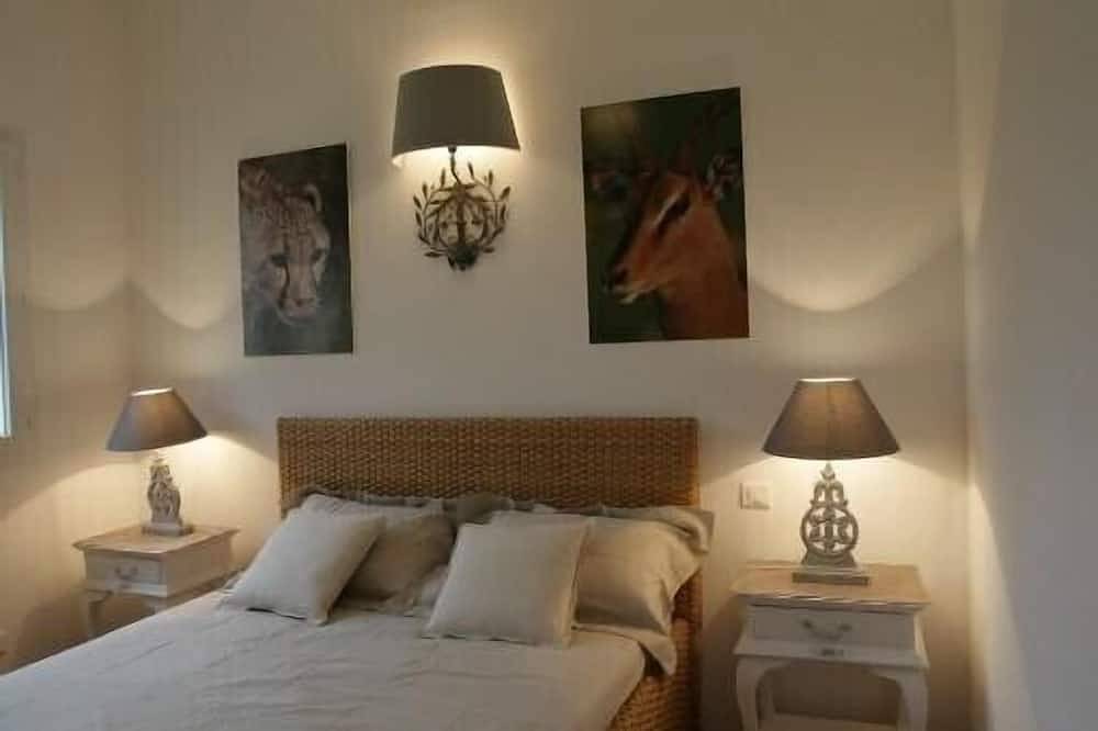 Maisonnette avec terrasse sur 1000m2 de jardin - Piscine - Centreville de Orange - 2 personnes in Orange, Vaucluse