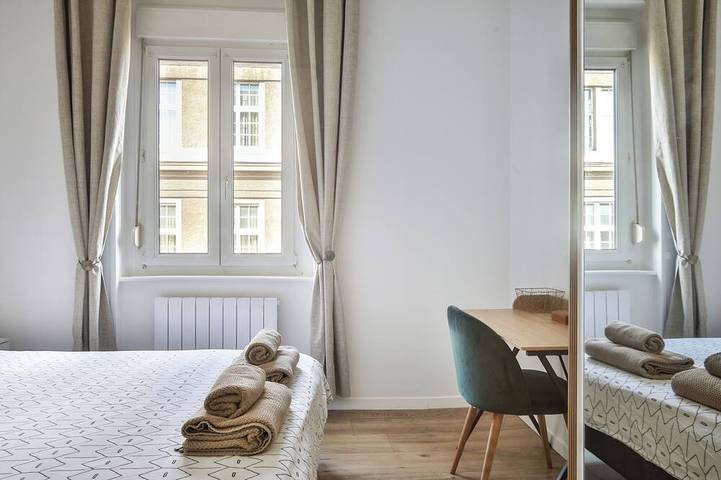 Appartement entier, Two-bedroom apartment with balcony and open rooftop views in Mulhouse in Mulhouse, Région de Mulhouse