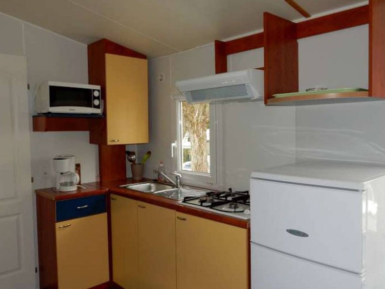 Acogedor Mobil-home 4 Pers. con Terraza in Tallard, Gap region