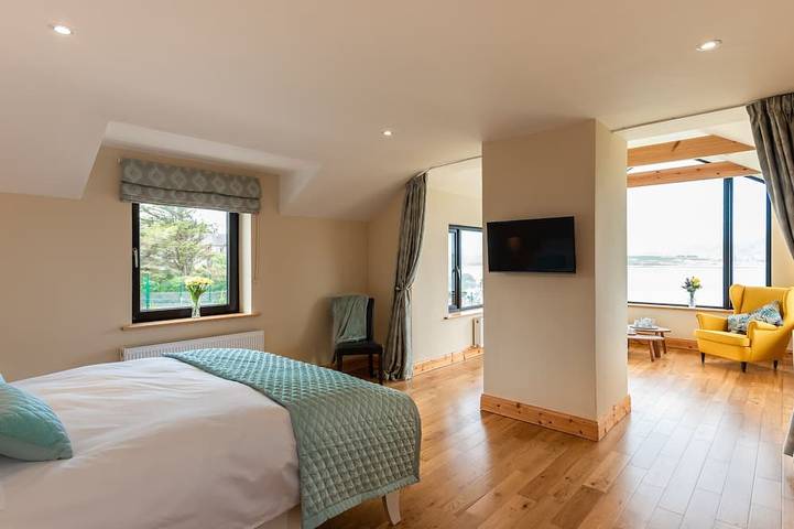 Luxuriöses Ferienhaus mit 4 Schlafzimmern und Meerblick auf Valentia Island in Valentia Island