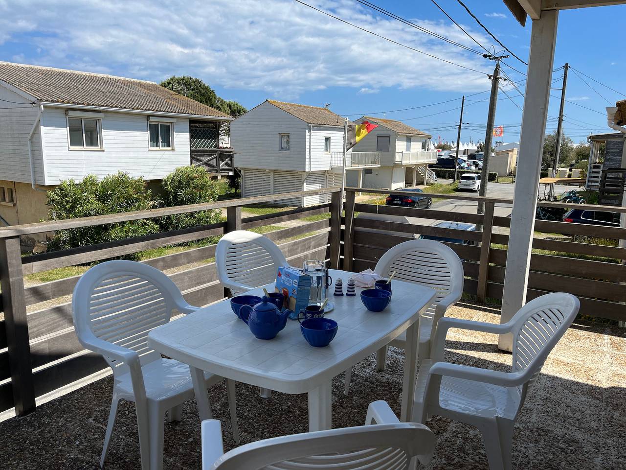Charmantes Chalet 50m vom Strand - 6 Pers, Terrasse, Tv, Spülmaschine in Plage des Chalets, Gruissan