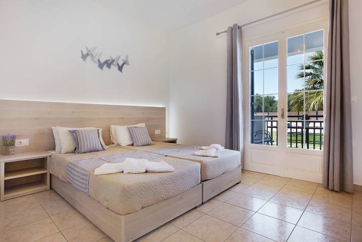 Ferienwohnung für 2 Personen, mit Garten und Balkon auf Zakynthos