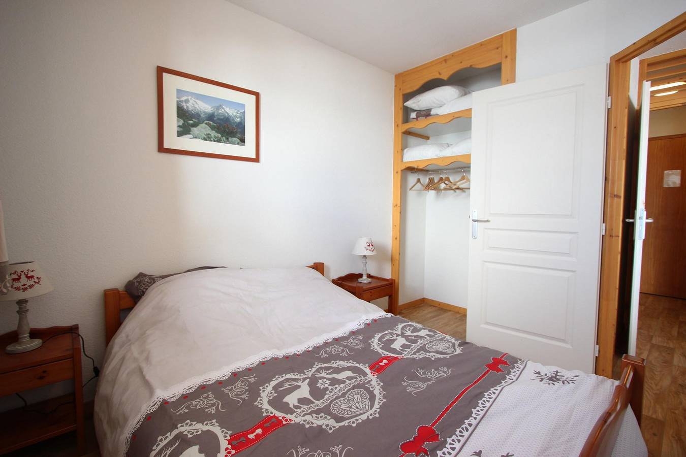 Entire apartment, Résidence la Grive - 2 room apartment 6 people (010) in Chamrousse, Écrins National Park