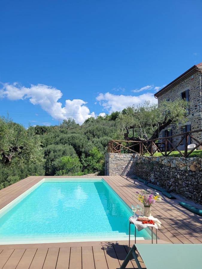 Ferienwohnung für 4 Personen, mit Whirlpool und Garten sowie Pool in Ascea