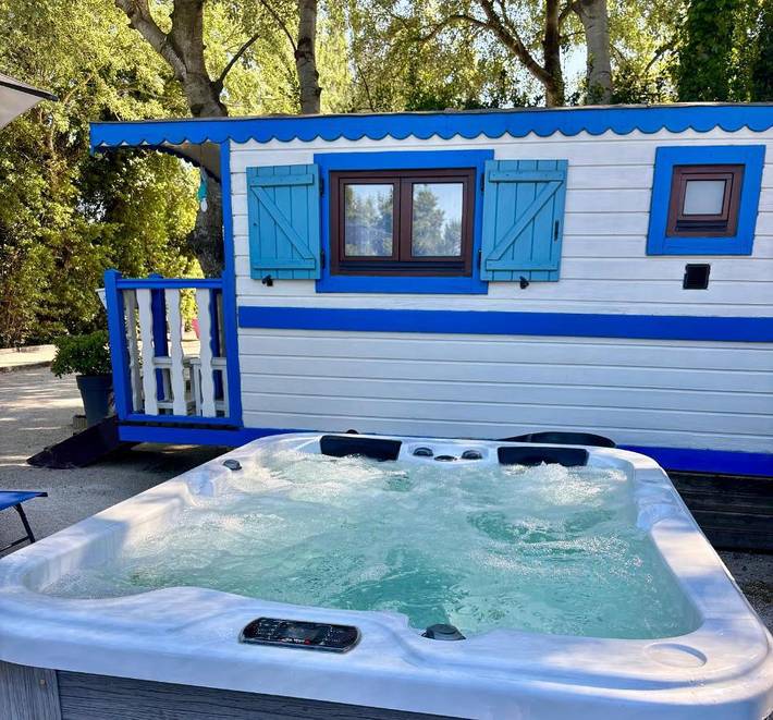 Casa de huéspuedes para 4 personas, con jardín y piscina - 1