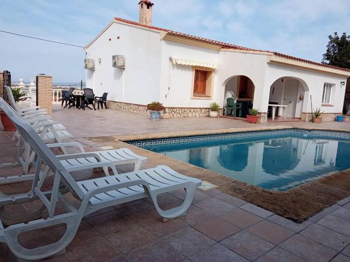 Holiday home for 3 people, with garden and pool as well as terrace, with pets - 1