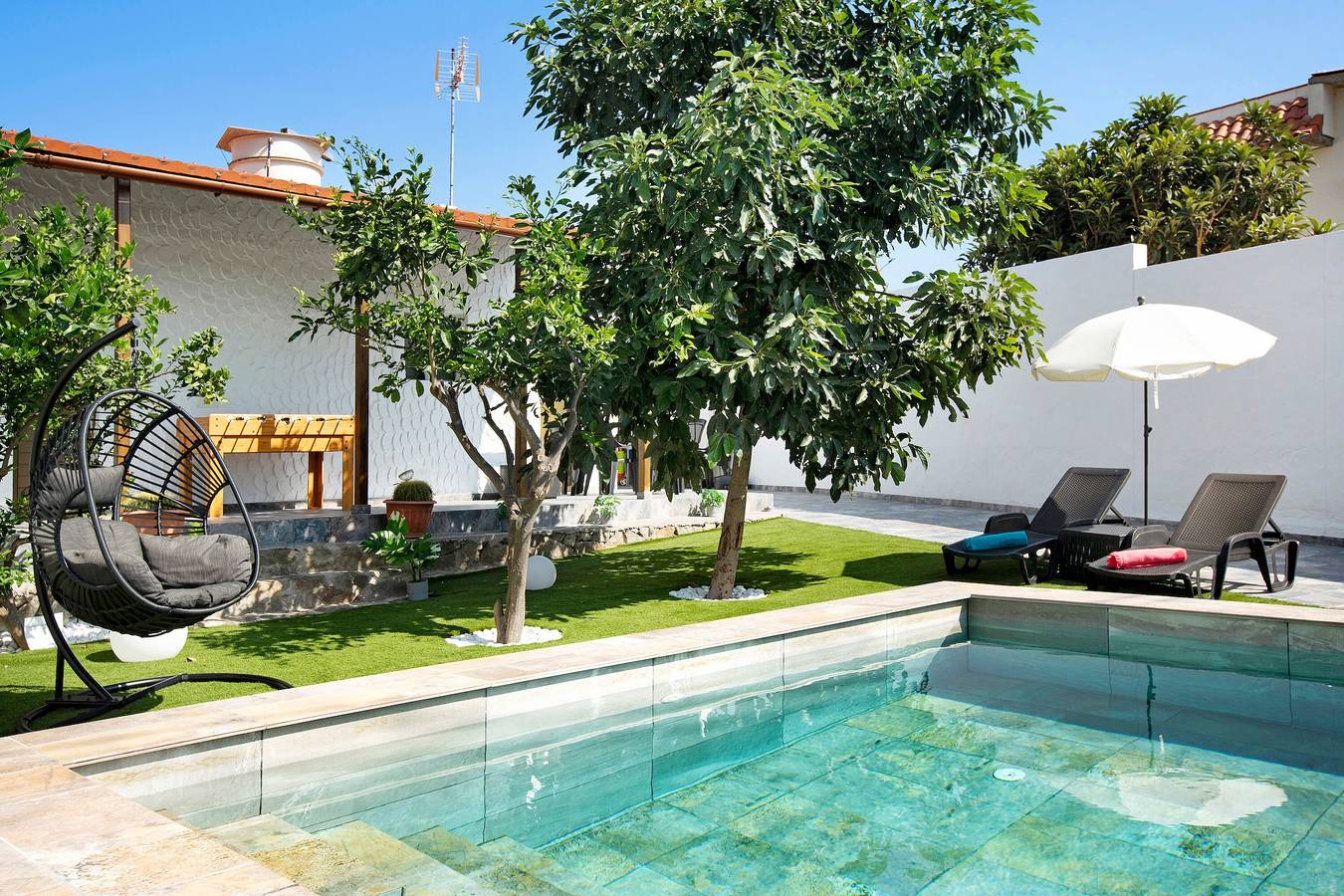 "Casa Juani" con vistas a la montaña, piscina, Wi-Fi, aire acondicionado, terrazas y jardín in Las Palmas de Gran Canaria, Gran Canaria Norte
